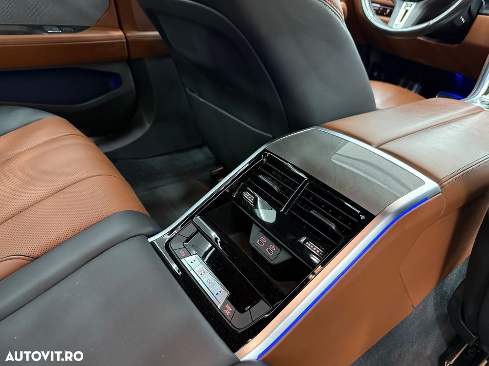 BMW M8 M850i xDrive Gran Coupe - 10