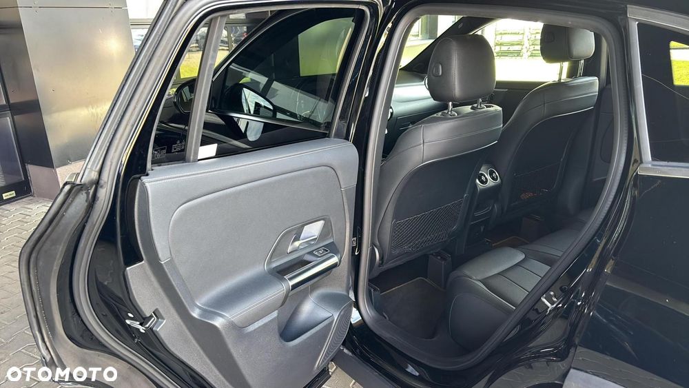 Mercedes-Benz GLA - 15