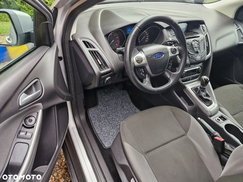 Ford Focus 1.6 Edition - 17
