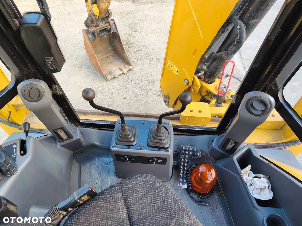 Mecalac TLB870 - 29