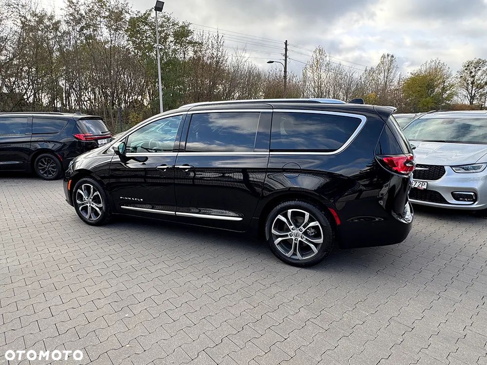 Chrysler Pacifica - 20