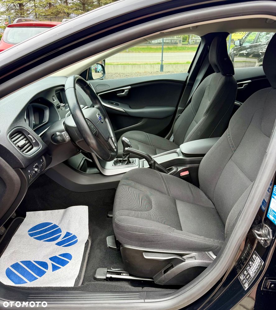 Volvo V40 D2 Momentum - 10