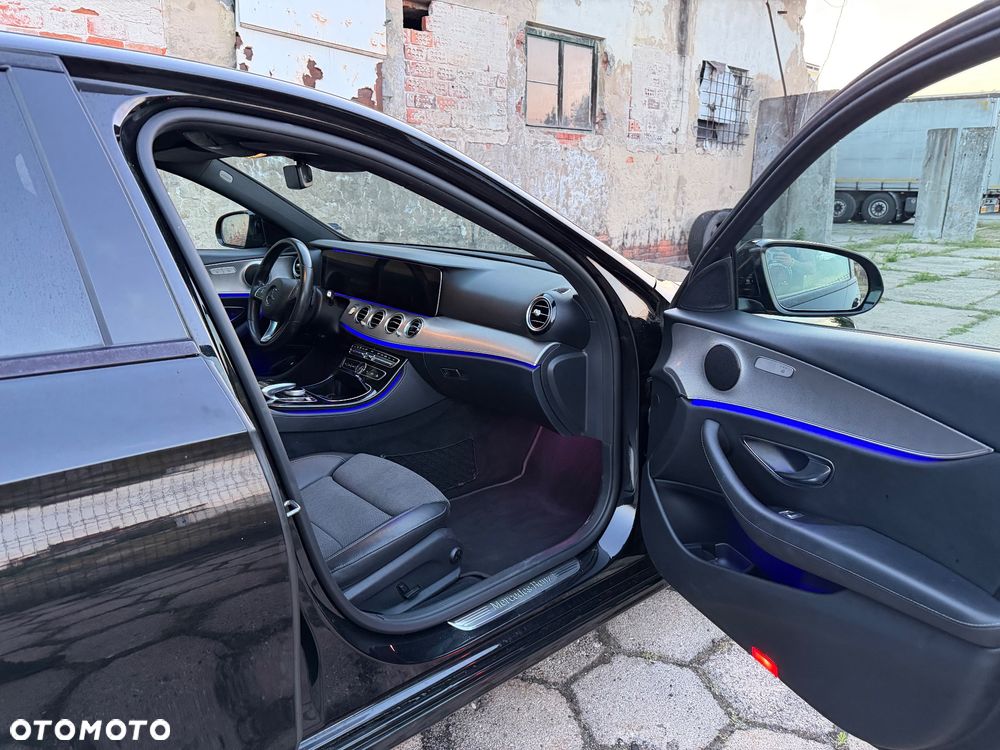 Mercedes-Benz Klasa E 220 d 9G-TRONIC Exclusive - 13