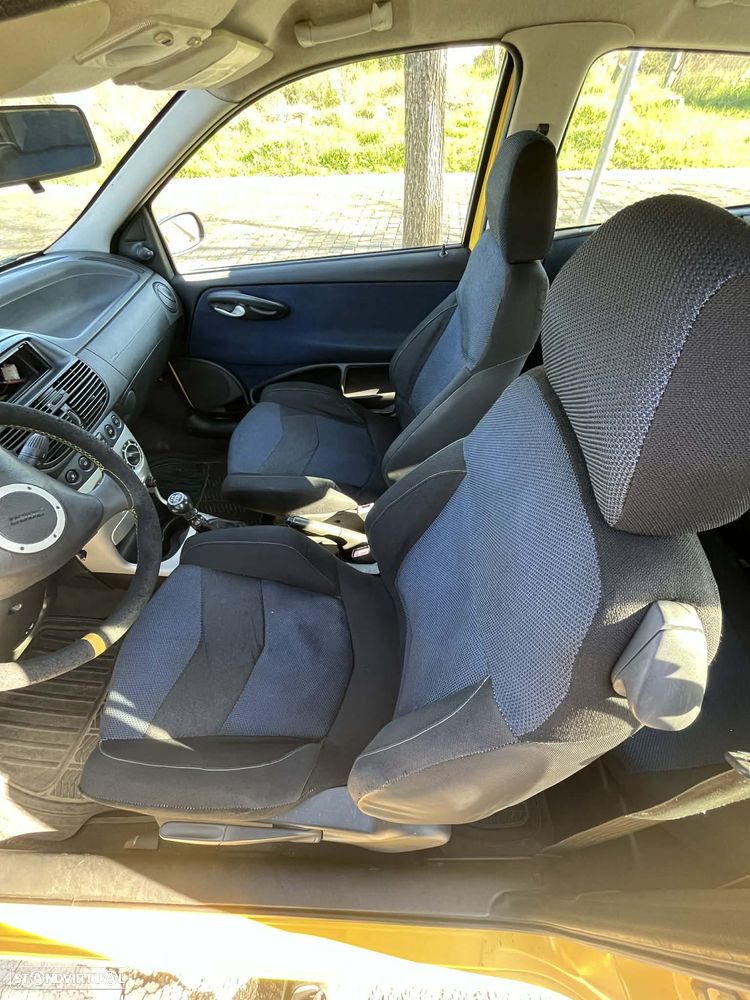 Fiat Punto 1.2 16V 80 Sport - 9