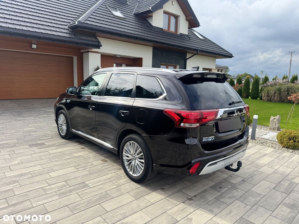 Mitsubishi Outlander 2.4 4WD Plug-In Hybrid Plus - 7