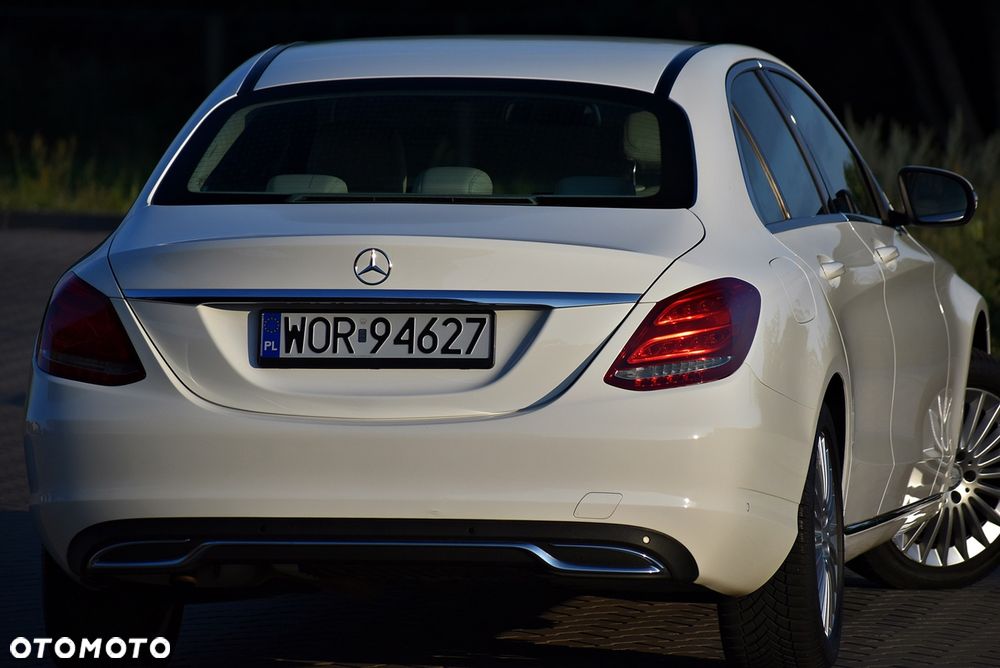 Mercedes-Benz Klasa C 180 9G-TRONIC Exclusive - 20