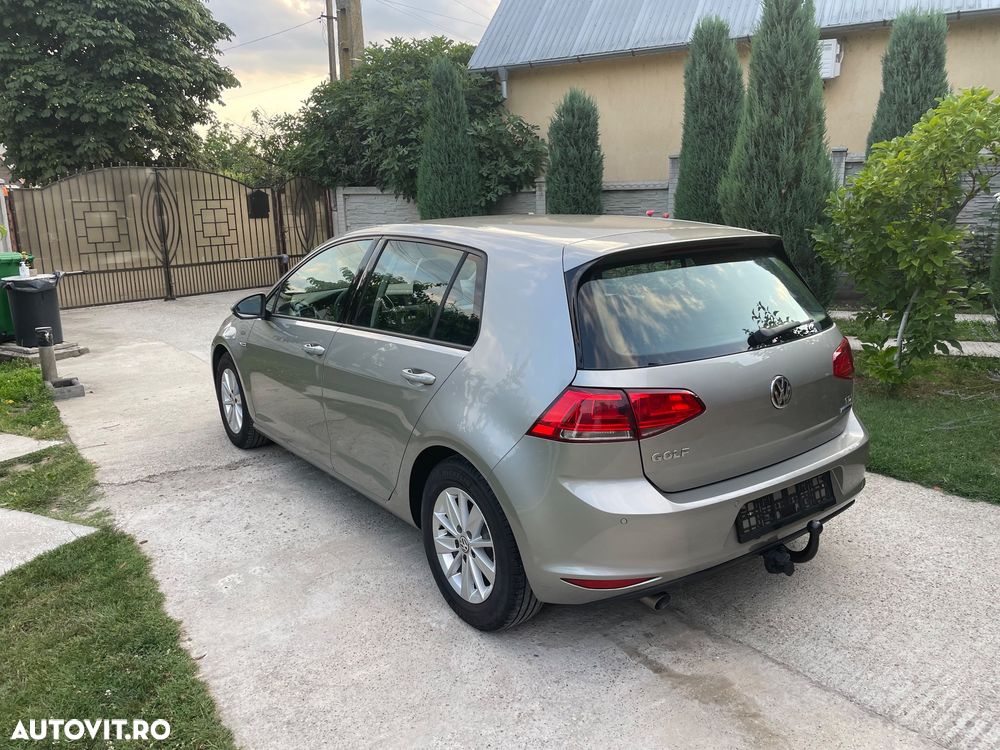 Volkswagen Golf - 5