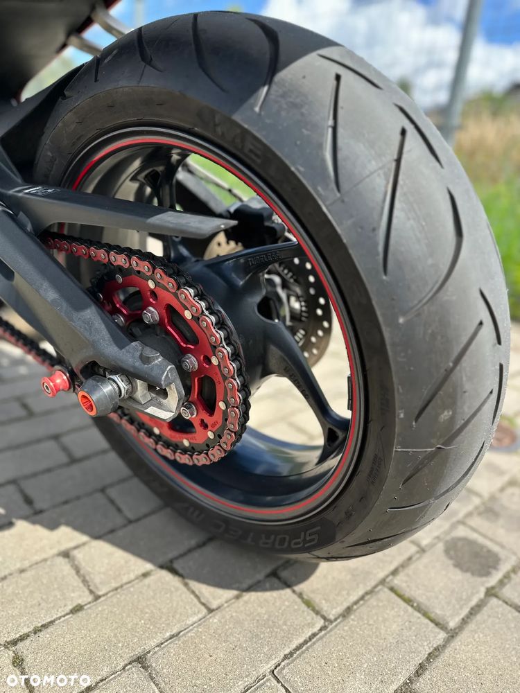 Triumph Street Triple - 7