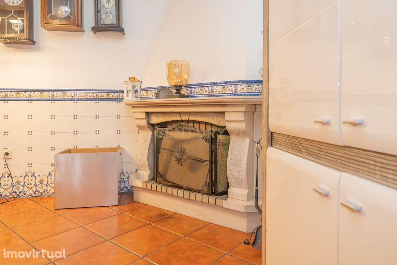 Moradia T4, com Logradouro, no Bairro Santos Nicolau em Setúbal - Grande imagem: 3/41