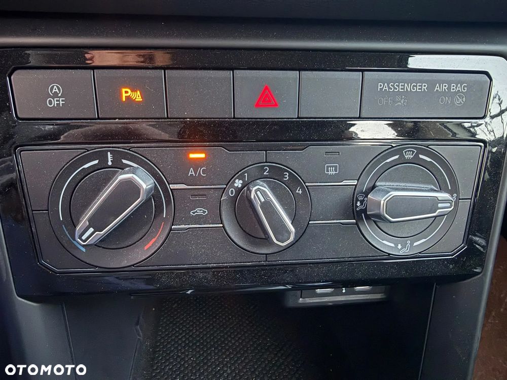 Volkswagen T-Cross - 14