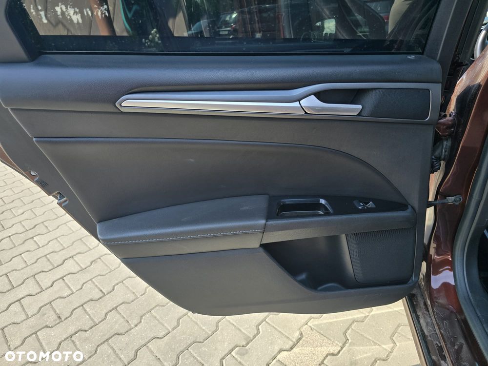 Ford Fusion - 18