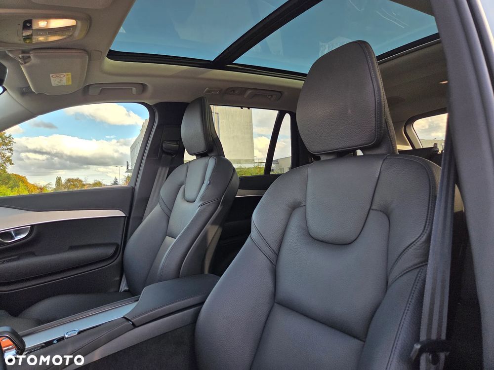 Volvo XC 90 - 9