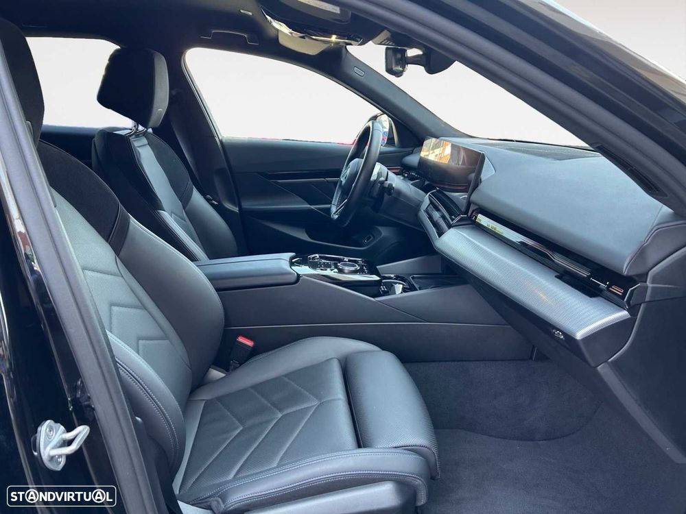 BMW 530 e Pack Desportivo M - 13