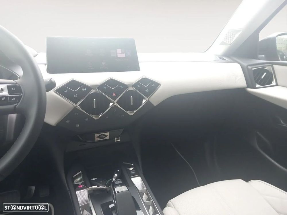DS DS3 E-Tense Esprit de Voyage - 12