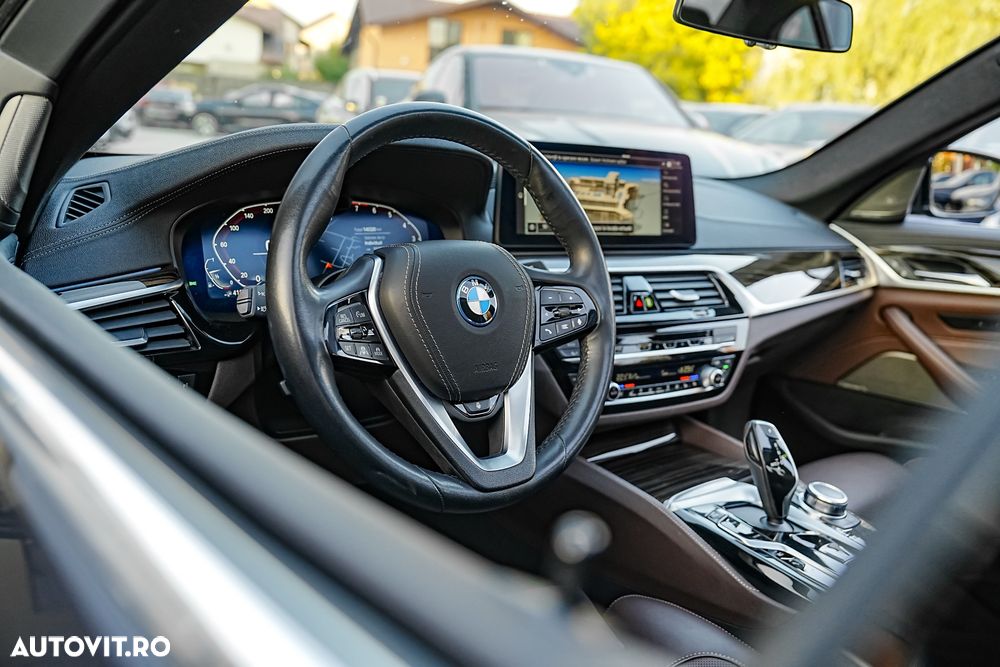 BMW Seria 5 530e Aut. Luxury Line - 33