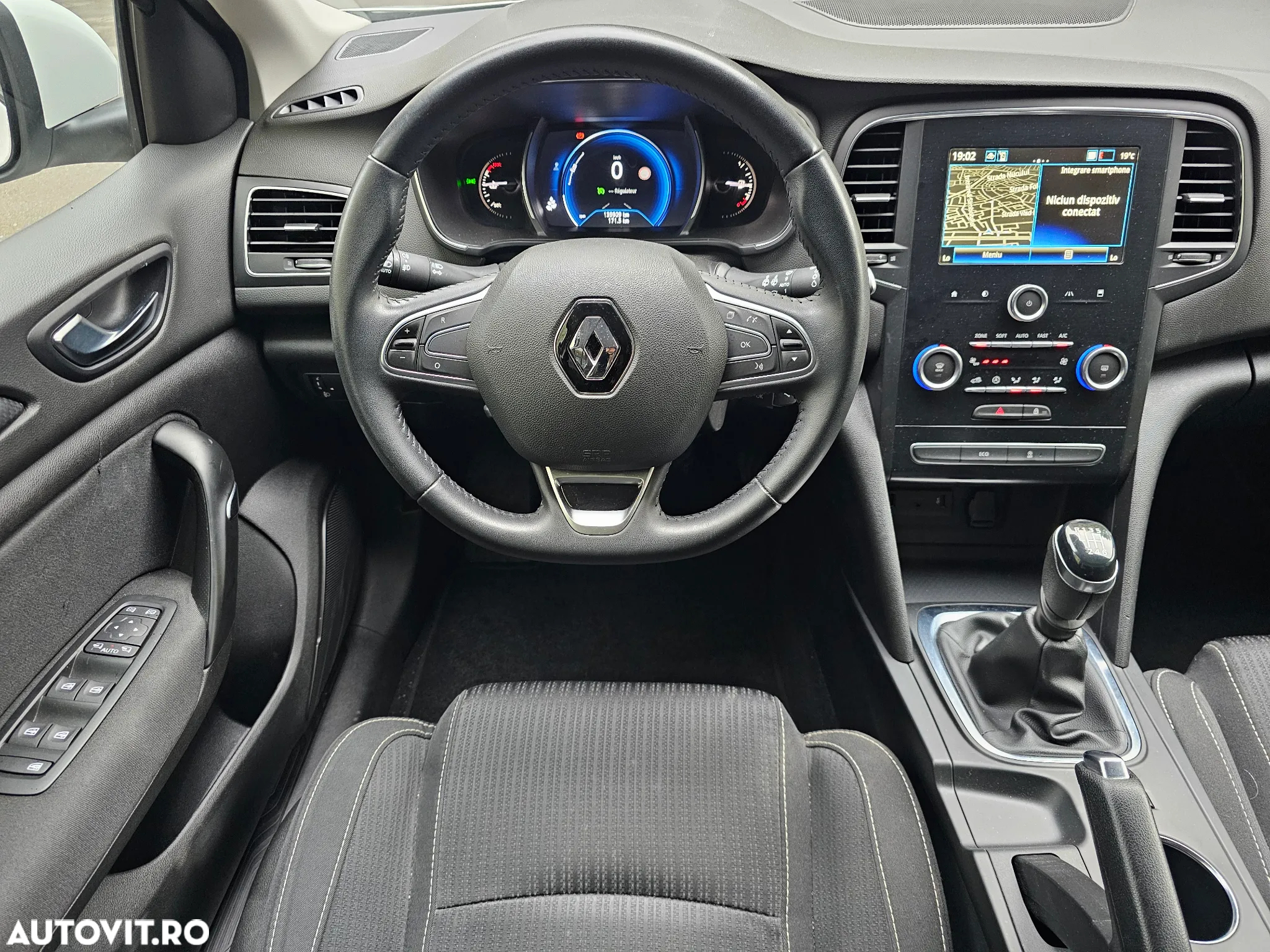Renault Megane Grandtour BLUE dCi 115 BUSINESS EDITION - 9