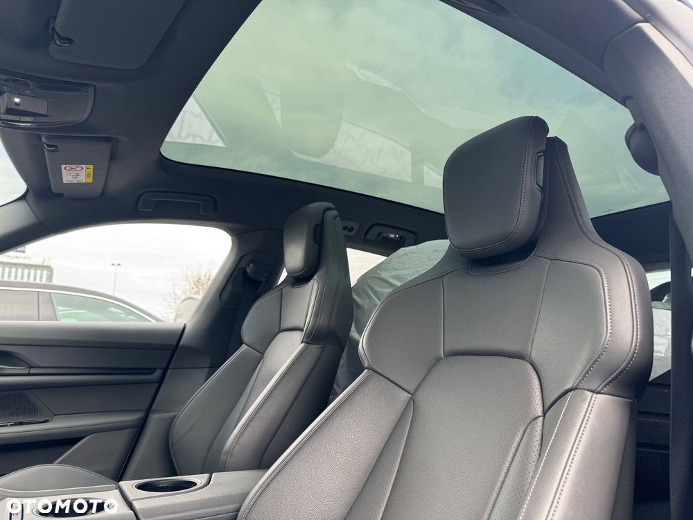 Porsche Taycan - 21