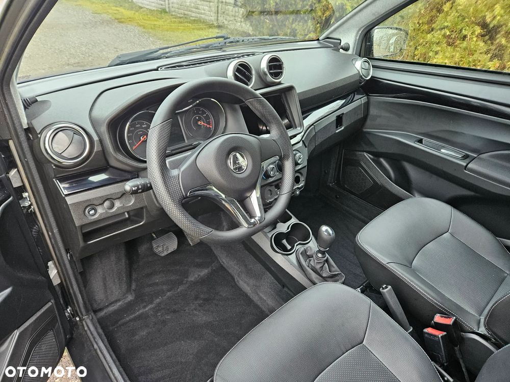 Aixam Crossover - 12