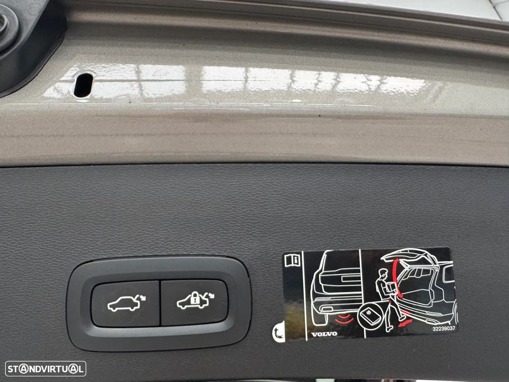 Volvo XC 40 B4 B DKG Momentum Pro - 38