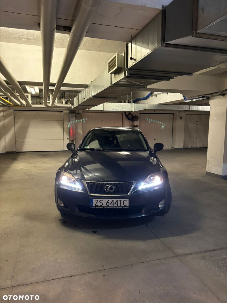 Lexus IS 220 D Prestige - 9