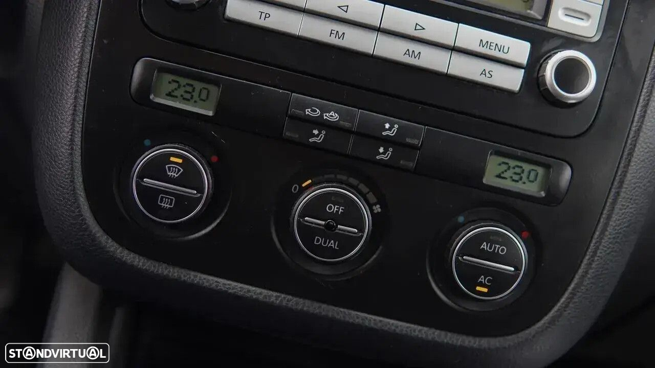 VW Jetta - 29