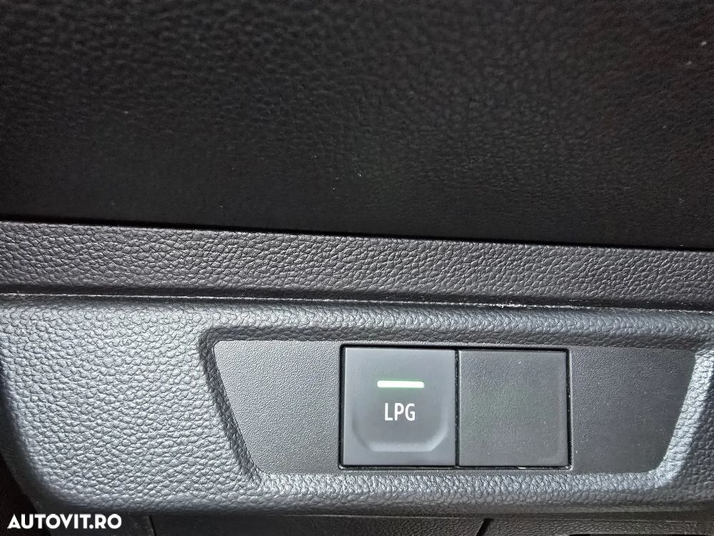 Dacia Logan TCe 90 Essential - 13