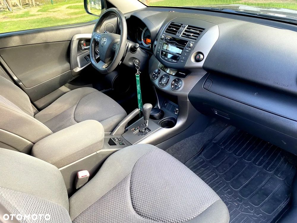 Toyota RAV4 2.2 D-CAT Premium - 28