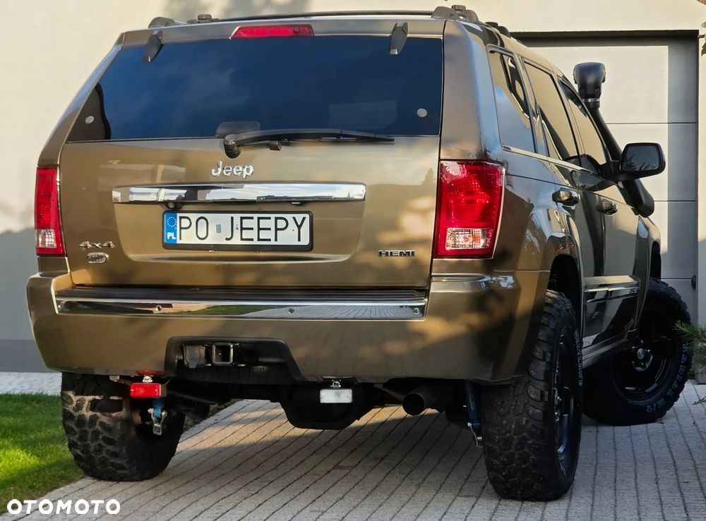 Jeep Grand Cherokee - 24