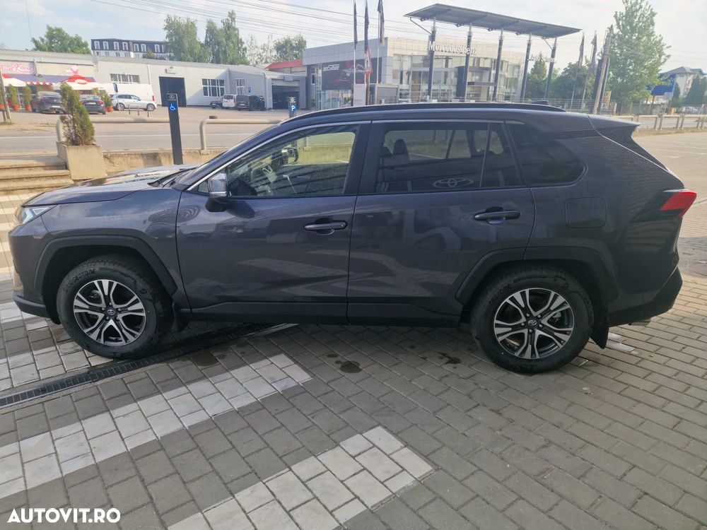 Toyota RAV4 - 6