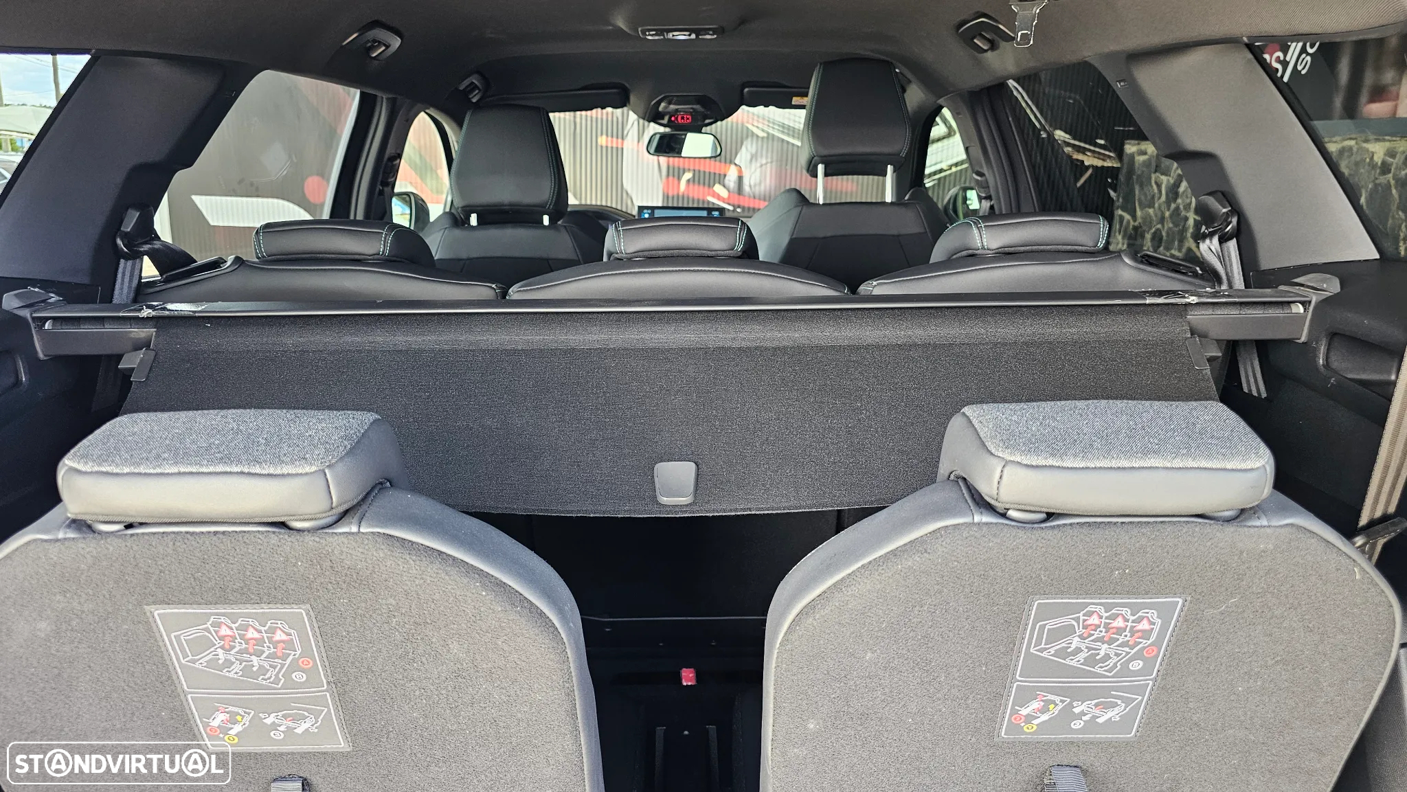 Peugeot 5008 1.2 Hybrid Allure Pack e-DCS6 - 24