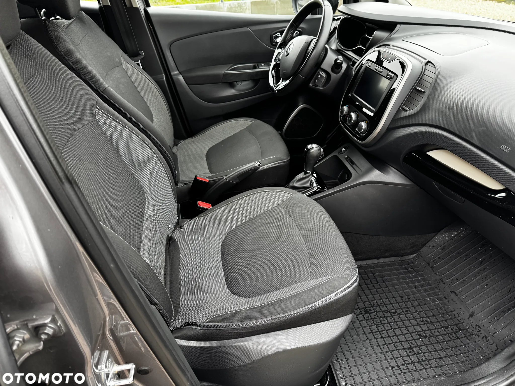 Renault Captur 1.2 Energy TCe Limited EDC - 12