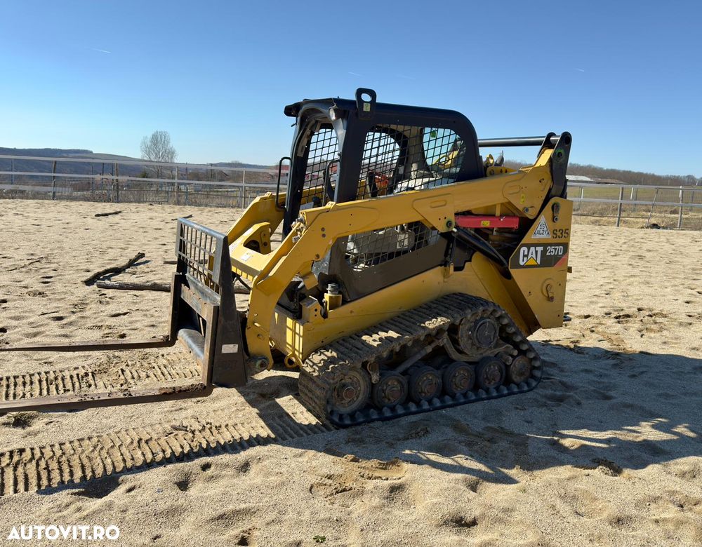 Caterpillar 257D - 3