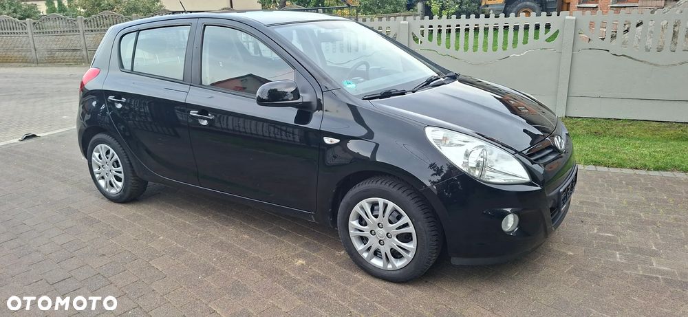 Hyundai i20 - 20