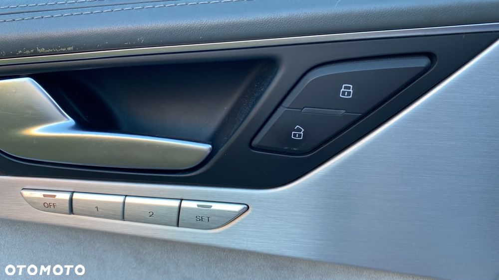 Audi A8 4.2 FSI L Quattro - 16