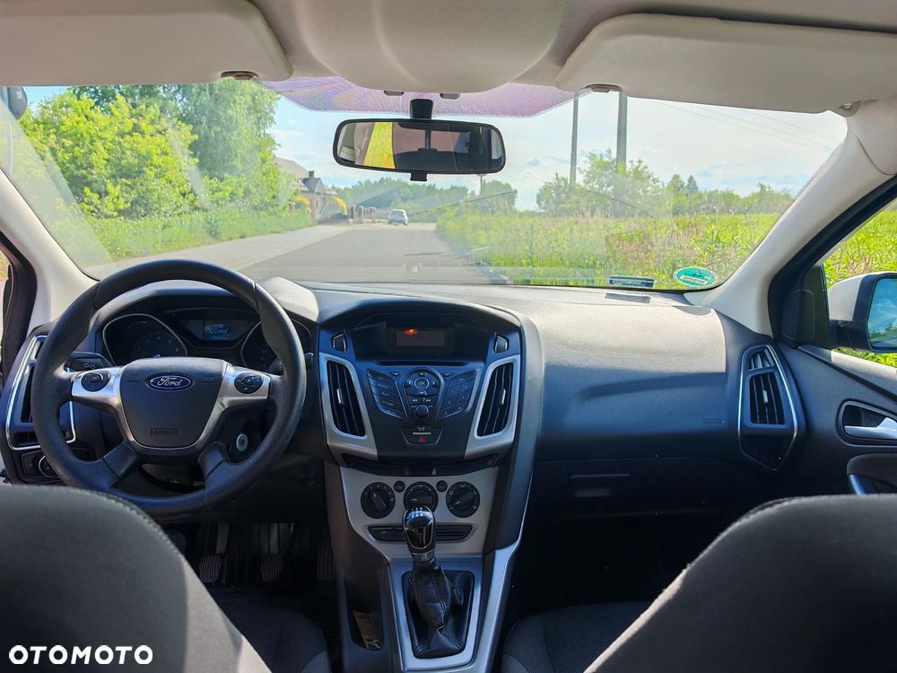 Ford Focus 1.6 Ambiente - 8