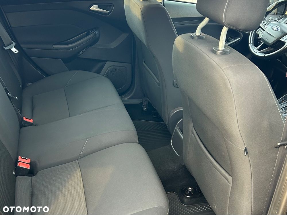 Ford Focus 1.5 TDCi Trend PowerShift - 6