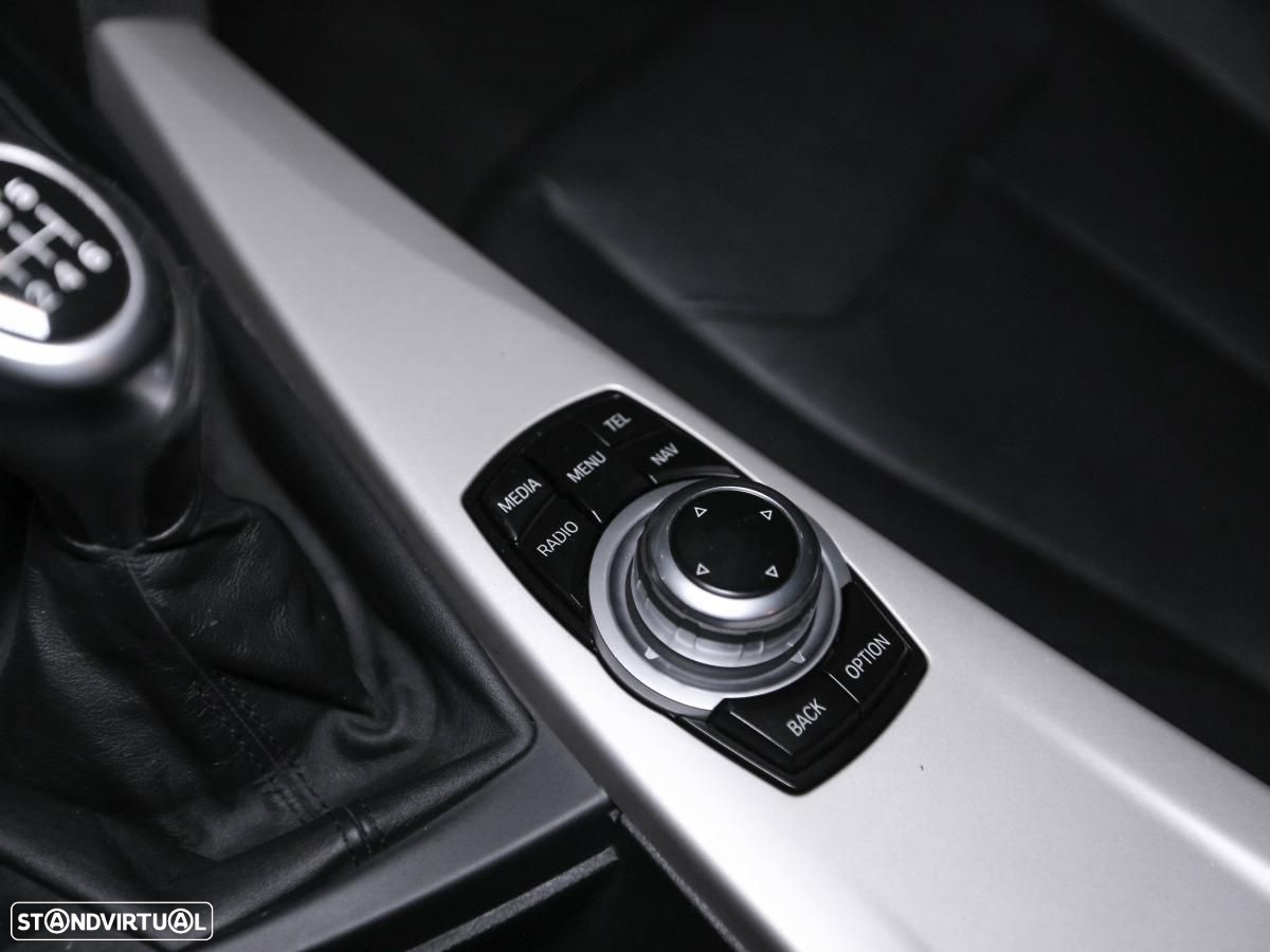 BMW 320 d Touring - 17