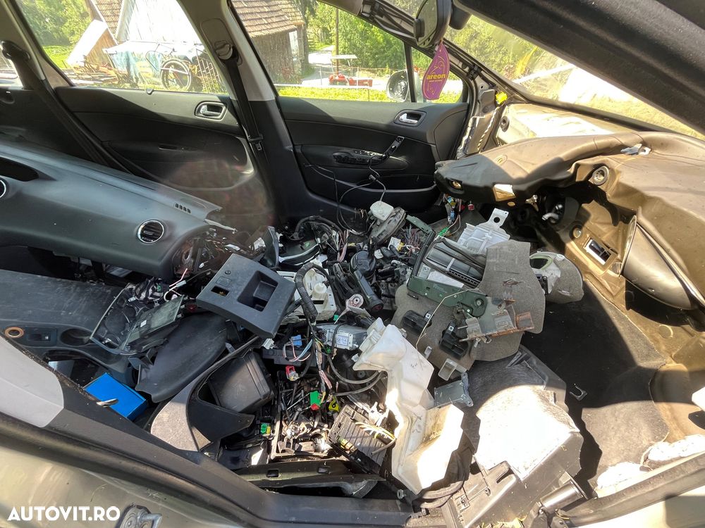 Peugeot 308 - 13