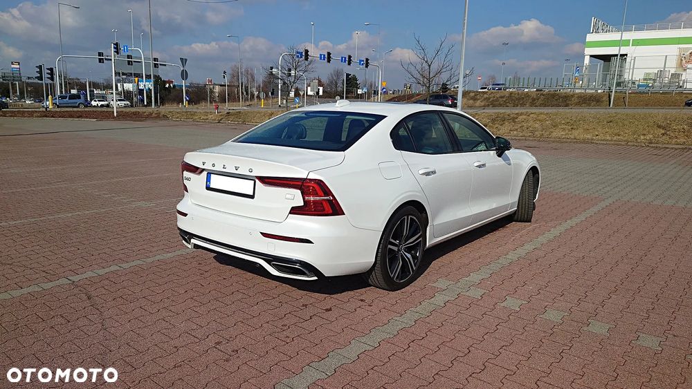 Volvo S60 T8 Twin Engine AWD Geartronic RDesign - 4