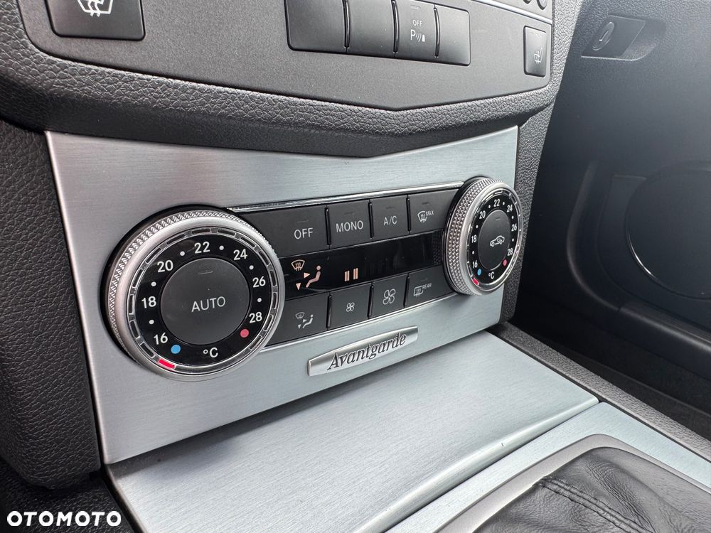 Mercedes-Benz Klasa C 300 T 7G-TRONIC Avantgarde - 40