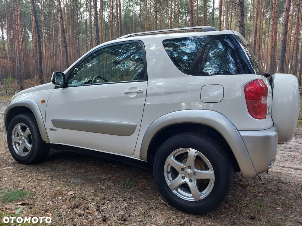 Toyota RAV4 4x4 Edition - 15