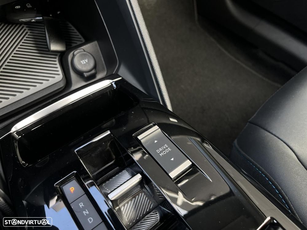 Citroën C4 PureTech 130 Stop&Start EAT8 FEEL PACK - 18