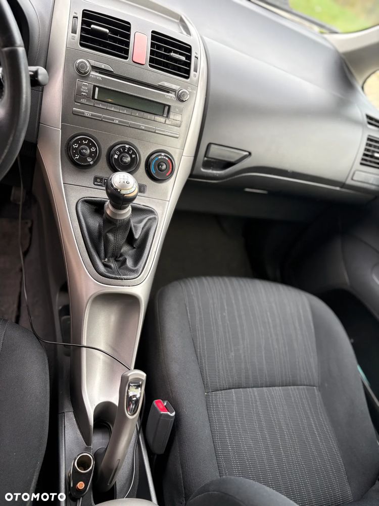 Toyota Auris - 16