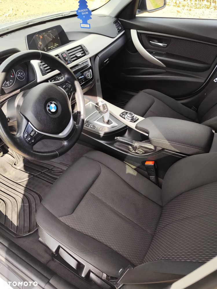 BMW Seria 3 318d - 17