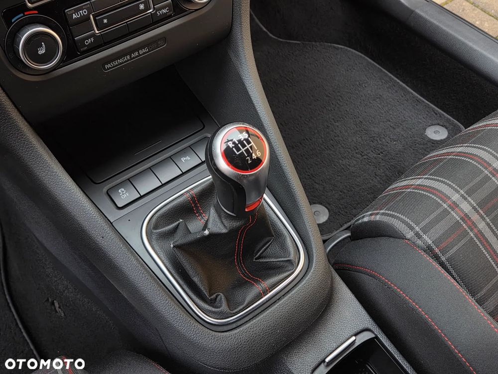 Volkswagen Golf 2.0 GTI - 32