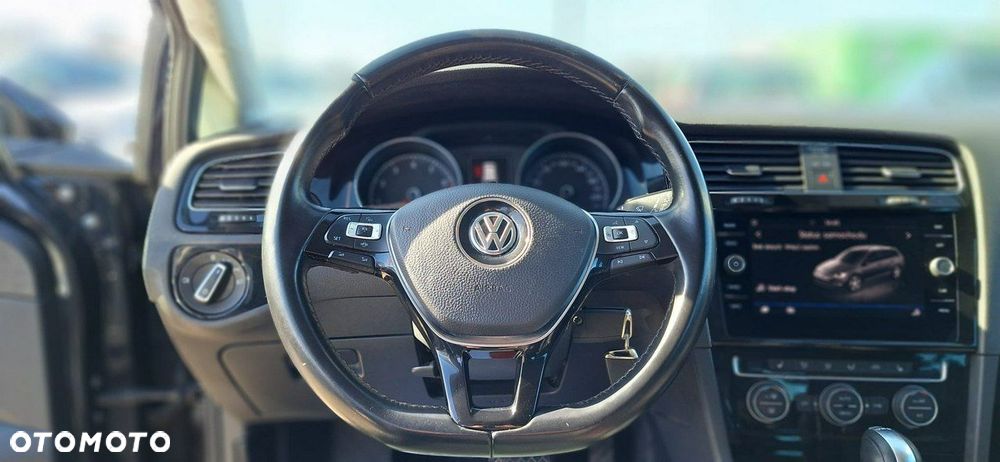 Volkswagen Golf - 12