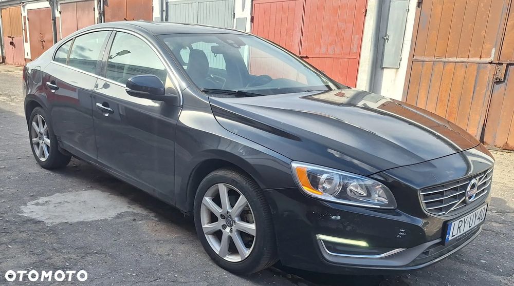 Volvo S60 T5 Momentum - 1