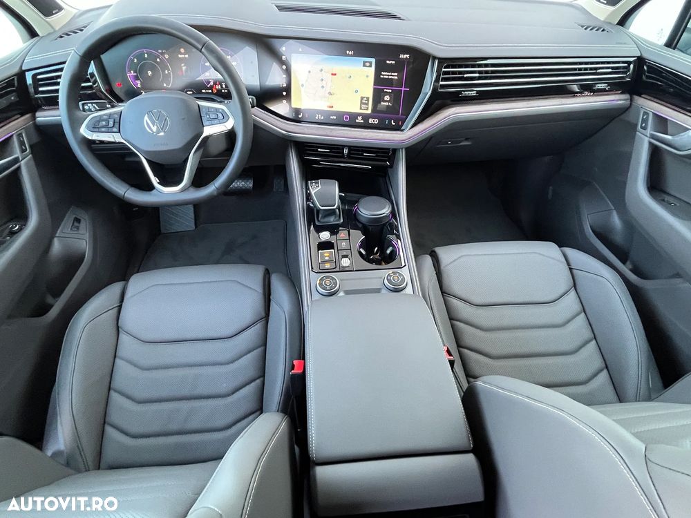 Volkswagen Touareg V6 TDI 4MOTION Elegance - 12
