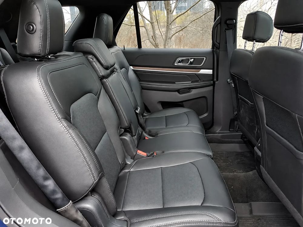 Ford Explorer - 15