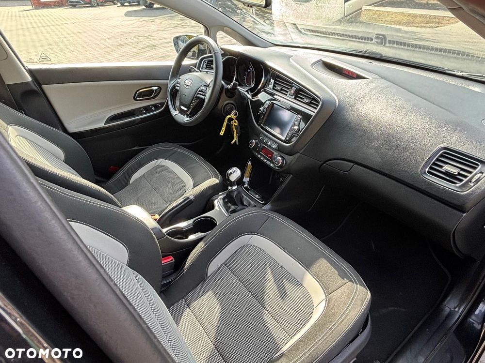 Kia Ceed 1.6 GDI Platinum Edition - 33